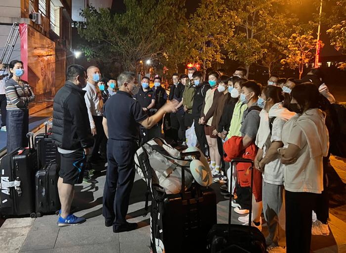 如何在篮球训练营中改善比赛策略?_2